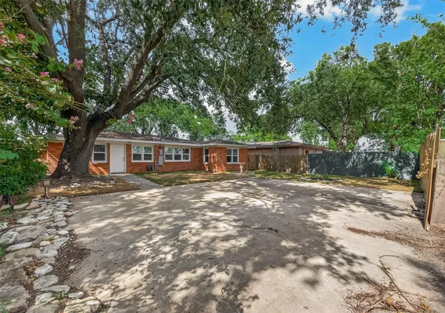 44th image of 1905 5th Ave N, Texas City, TX 77590 | MLS# 13724651