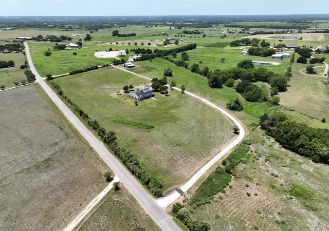 3rd image of 4305 Boggy Creek Rd, Brenham, TX 77833 | MLS# 79403520