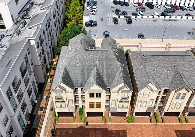 Photo 3 of Townhouse for sale at 843 Rosastone Trl, Houston, TX 77024 | MLS# 53057853 | Listing updated on 2026-08-26