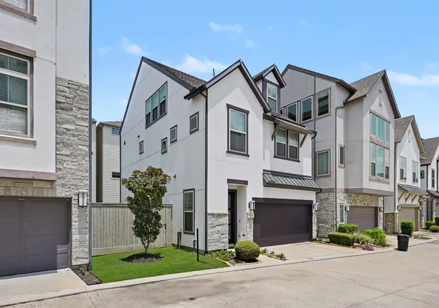 Photo 2 of Single family home for sale at 3508 Napavine Ln, Houston, TX 77008 | MLS# 96057199 | Listing updated on 2026-09-16