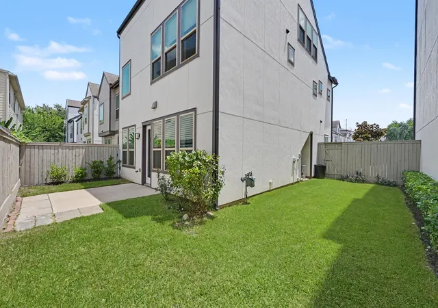 Photo 3 of Single family home for sale at 3508 Napavine Ln, Houston, TX 77008 | MLS# 96057199 | Listing updated on 2026-09-16