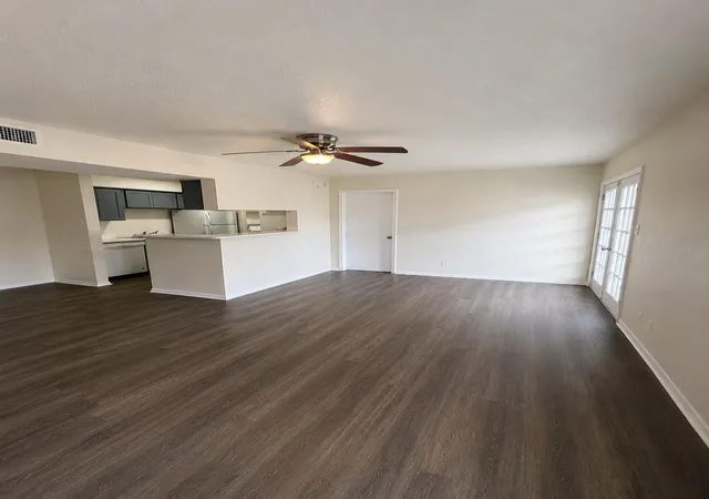 3rd image of 10603 S Wilcrest Dr #49, Houston, TX 77099 | MLS# 71534323