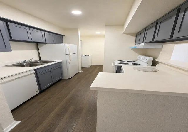 5th image of 10603 S Wilcrest Dr #49, Houston, TX 77099 | MLS# 71534323