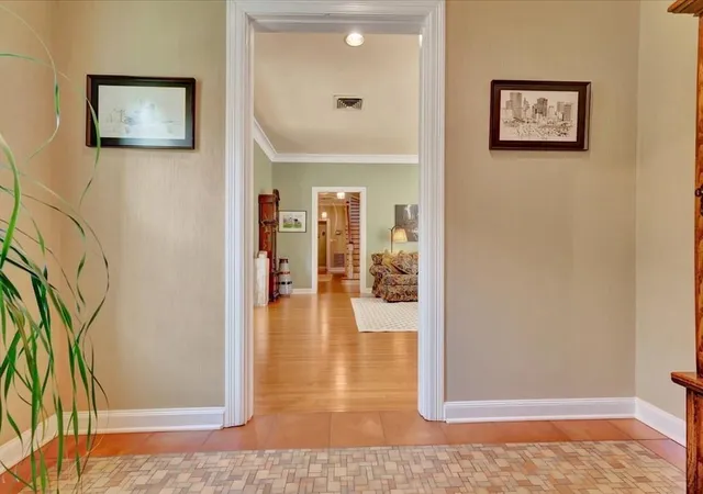 Photo 3 of Single family home for sale at 402 S Bynum St, Lufkin, TX 75904 | MLS# 40708566 | Listing updated on 2026-08-11