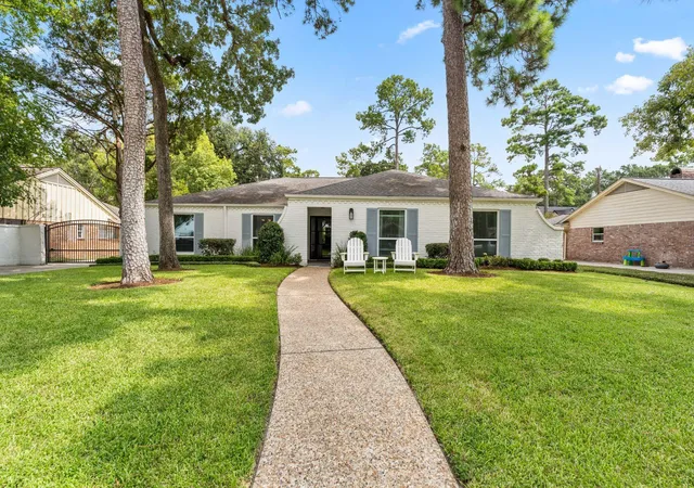 1st image of 10022 Bordley Dr, Houston, TX 77042 | MLS# 40627294