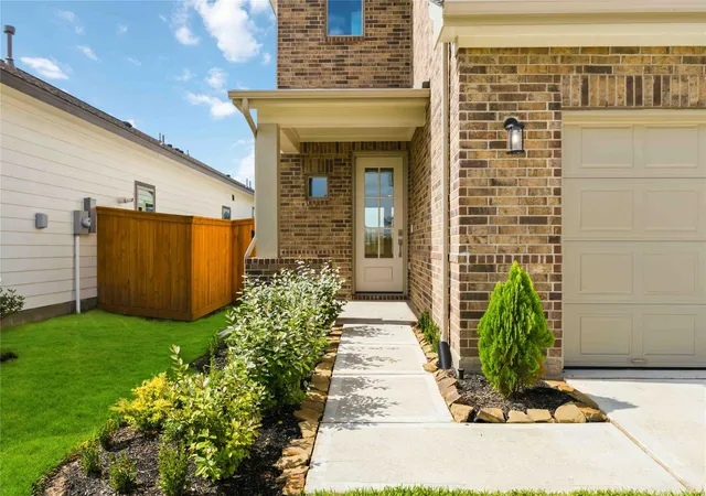 3rd image of 356 Palero Path, Brookshire, TX 77423 | MLS# 883663