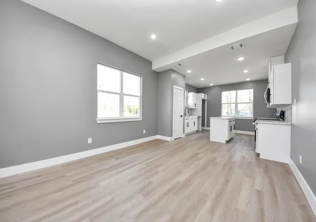 Photo 4 of Single family home for sale at 17121 Spindle Oaks Dr, Conroe, TX 77385 | MLS# 86006130 | Listing updated on 2026-08-16