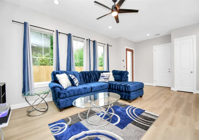 2nd image of 5718 Beall St #A/C, Houston, TX 77091 | MLS# 67127534