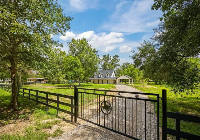 1st image of 1656 County Road 6479, Dayton, TX 77535 | MLS# 9158984