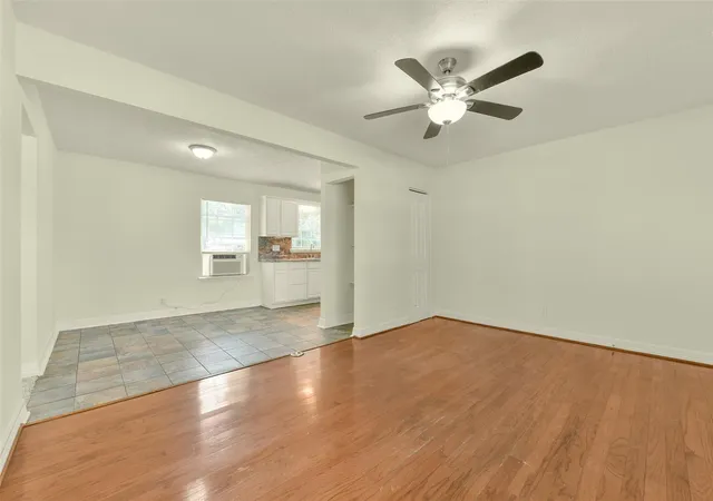 5th image of 1114 Valerie Ave, Pasadena, TX 77502 | MLS# 79340954