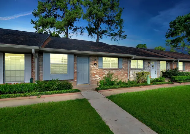 1st image of 34 Tri Oaks Ln #34, Houston, TX 77043 | MLS# 23891373