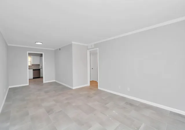 3rd image of 34 Tri Oaks Ln #34, Houston, TX 77043 | MLS# 23891373
