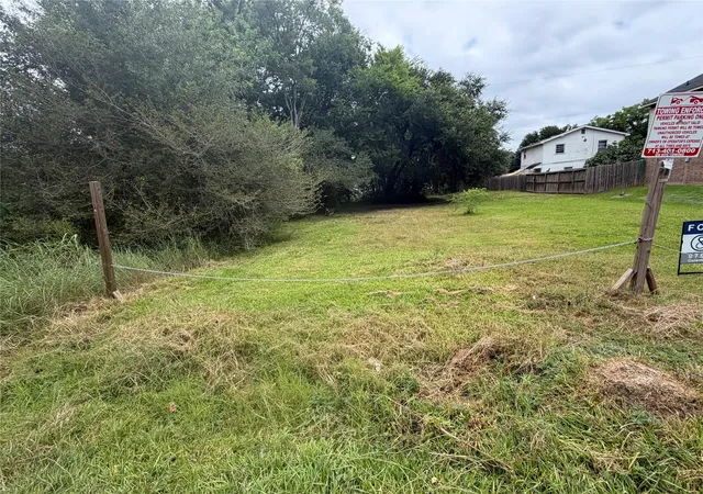 Photo 2 of Land for sale at 4909 Ricky St, Houston, TX 77033 | MLS# 33116564 | Listing updated on 2026-09-16