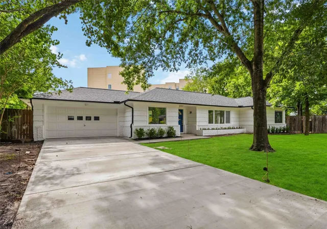 2nd image of 8419 Bluegate Ct, Houston, TX 77025 | MLS# 27446432