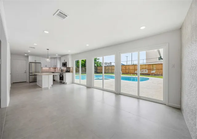 4th image of 8419 Bluegate Ct, Houston, TX 77025 | MLS# 27446432