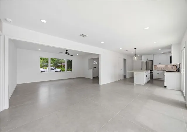 5th image of 8419 Bluegate Ct, Houston, TX 77025 | MLS# 27446432