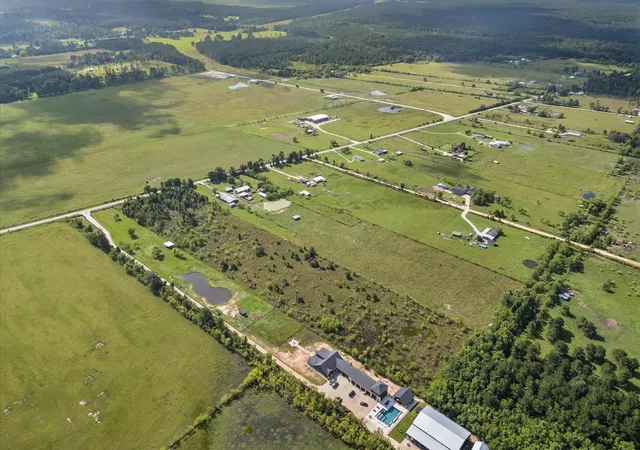 3rd image of 420 County Road 3011, Dayton, TX 77535 | MLS# 72042856