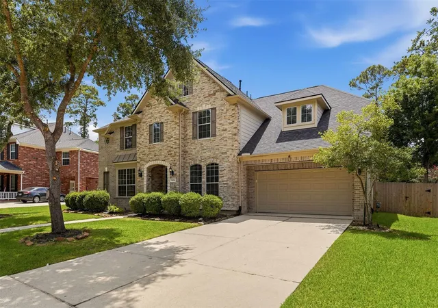 Photo 3 of Single family home for sale at 18034 Crescent Royale Way, Humble, TX 77346 | MLS# 11575806 | Listing updated on 2026-09-20