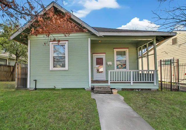 1st image of 207 Northwood St, Houston, TX 77009 | MLS# 26462564