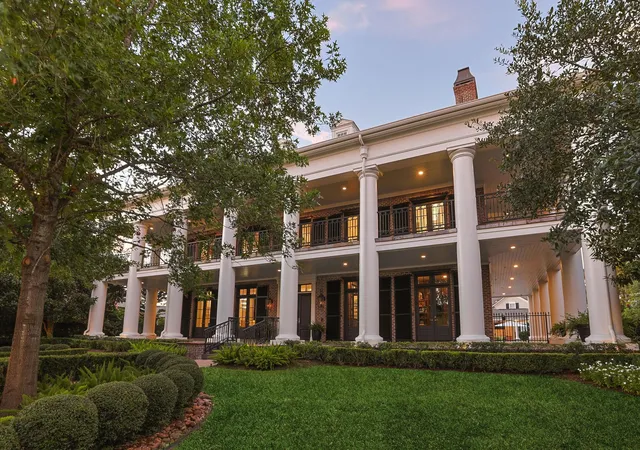1st image of 2 Georgian Row, The Woodlands, TX 77380 | MLS# 21711395