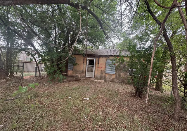 Photo 8 of Single family home for sale at 411 N 10th Street, Lamesa, TX 79331 | MLS# 29381775 | Listing updated on 2026-08-14