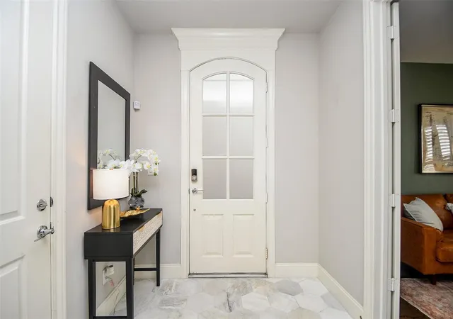 4th image of 5629 Cohn Mdw, Houston, TX 77007 | MLS# 66240772