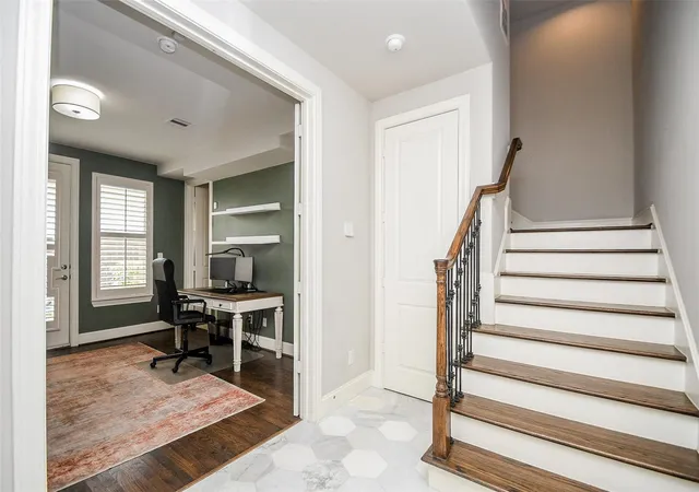 5th image of 5629 Cohn Mdw, Houston, TX 77007 | MLS# 66240772