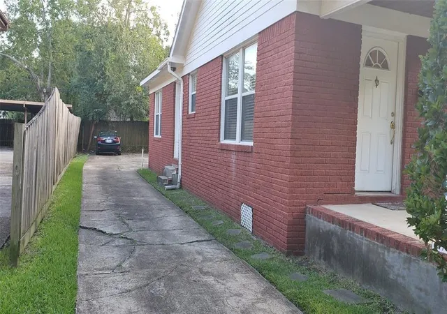 3rd image of 4430 Clay St, Houston, TX 77023 | MLS# 51849645