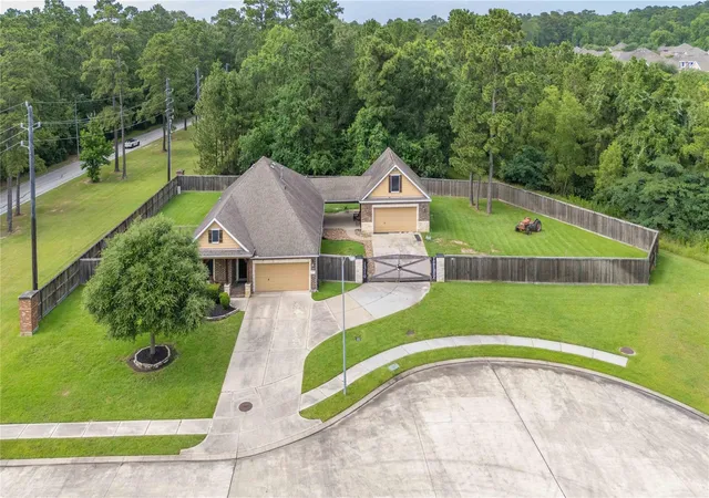 Photo 2 of Single family home for sale at 1310 Teebox Ct, Crosby, TX 77532 | MLS# 63310670 | Listing updated on 2026-08-31