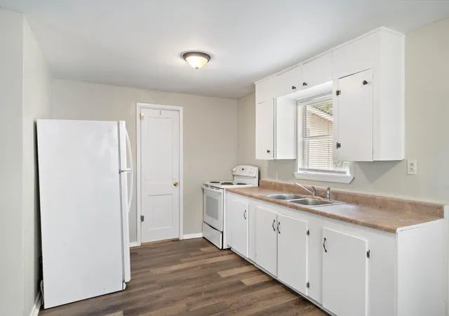 Photo 4 of Multi family home for sale at 404 N 7th Street, Baytown, TX 77520 | MLS# 97041359 | Listing updated on 2026-08-17