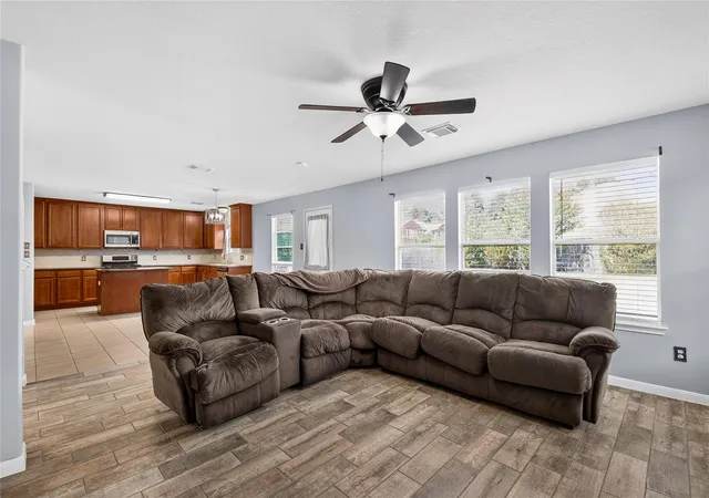 2nd image of 18338 Melissa Springs Dr, Tomball, TX 77375 | MLS# 77085424