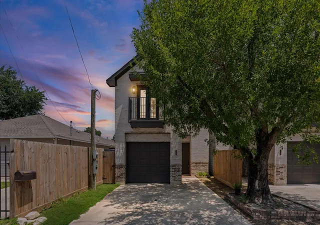 Photo 1 of Single family home for sale at 7325 Market St, Houston, TX 77020 | MLS# 86656297 | Listing updated on 2026-08-31