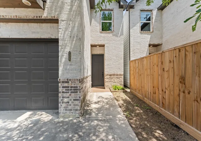 Photo 3 of Single family home for sale at 7325 Market St, Houston, TX 77020 | MLS# 86656297 | Listing updated on 2026-08-31
