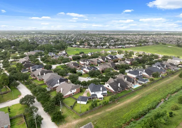 37th image of 12702 Robins Crest Dr, Tomball, TX 77377 | MLS# 64125808