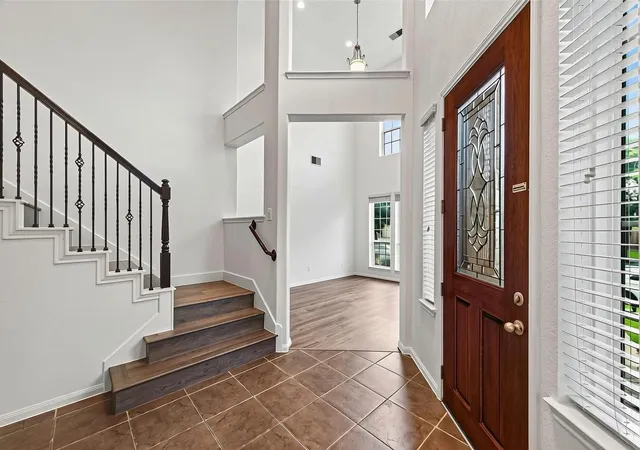 Photo 3 of Sale Pending at 6130 Riverchase Glen Dr, Kingwood, TX 77345 | MLS# 40671312 | Listing updated on 2026-08-25