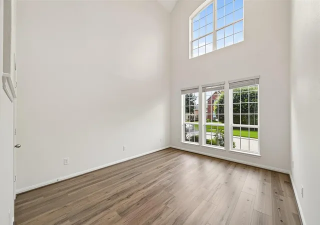 Photo 4 of Sale Pending at 6130 Riverchase Glen Dr, Kingwood, TX 77345 | MLS# 40671312 | Listing updated on 2026-08-25