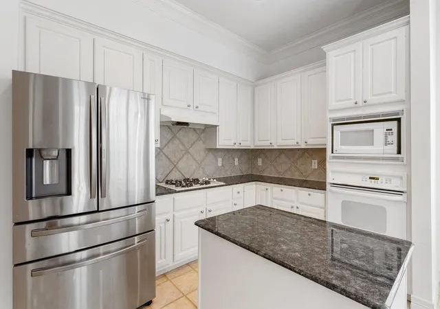4th image of 5913 Dolores St #B, Houston, TX 77057 | MLS# 81525922