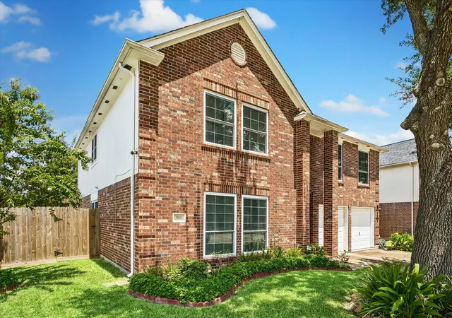 35th image of 918 Heathcliff Dr, Missouri City, TX 77489 | MLS# 21900867