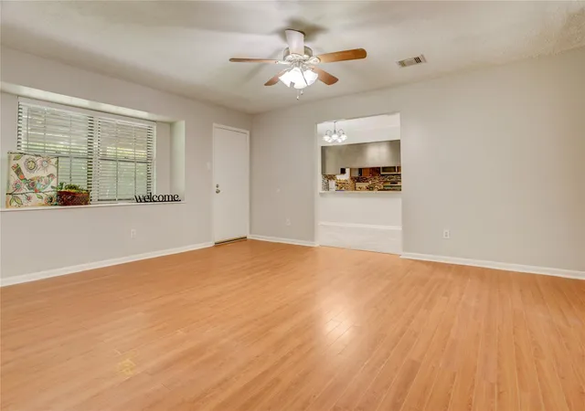 Photo 4 of Sale Pending at 1612 Cypress Holw St, Pearland, TX 77581 | MLS# 47713083 | Listing updated on 2026-09-12