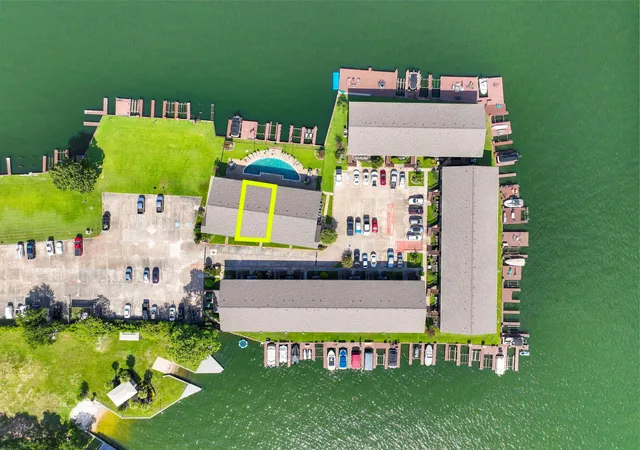 2nd image of 801 River Rd, Montgomery, TX 77356
