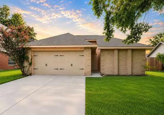 Photo 3 of Sale Pending at 2714 Blue Mist Dr, Sugar Land, TX 77498 | MLS# 69346077 | Listing updated on 2026-08-28