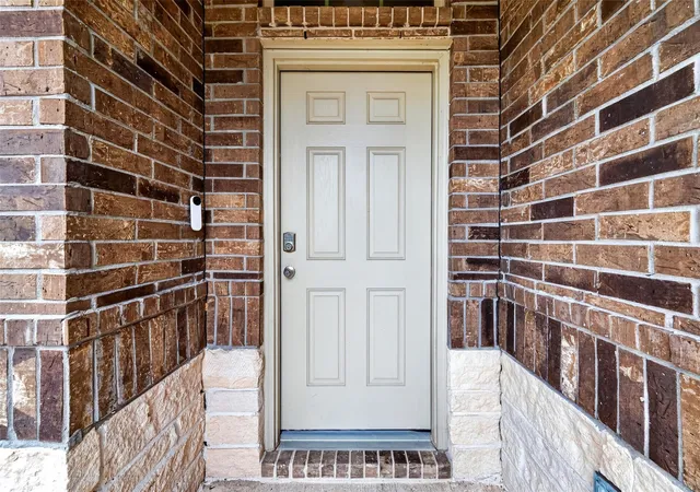 Photo 3 of Single family home for sale at 986 Golden Willow Ln, Conroe, TX 77304 | MLS# 46920837 | Listing updated on 2026-09-13