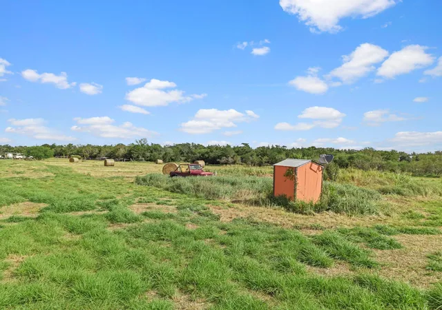 Photo 4 of Sale Pending at 150 Private Rd 4001, Yoakum, TX 77995 | MLS# 54368331 | Listing updated on 2026-09-06