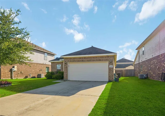 Photo 2 of Single family home for sale at 2208 Ruby Dr, Texas City, TX 77591 | MLS# 81670277 | Listing updated on 2026-09-03