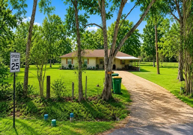 Photo 1 of Single family home for sale at 1003 Martin Luther King, Montgomery, TX 77356 | MLS# 11211533 | Listing updated on 2026-08-13