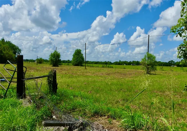 2nd image of 7806 Mckeever Rd, Pearland, TX 77584 | MLS# 3545910