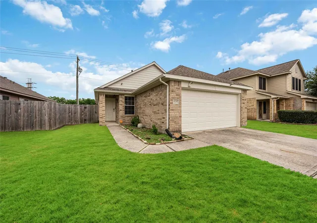 1st image of 8426 Bay Run Ave, Baytown, TX 77521 | MLS# 5194814