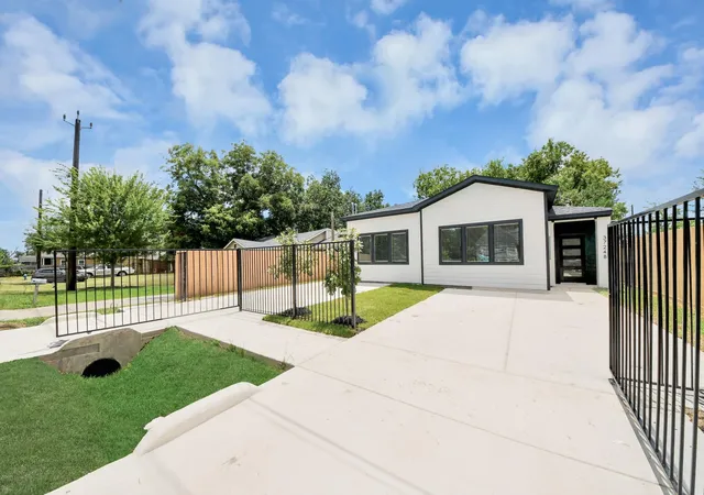 42nd image of 3724 Rebecca St, Houston, TX 77021 | MLS# 31139117