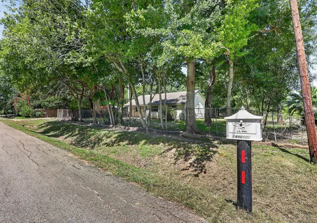 4th image of 13917 Ambrose St, Houston, TX 77045 | MLS# 75103801