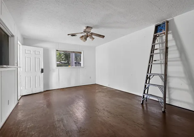 5th image of 13917 Ambrose St, Houston, TX 77045 | MLS# 75103801